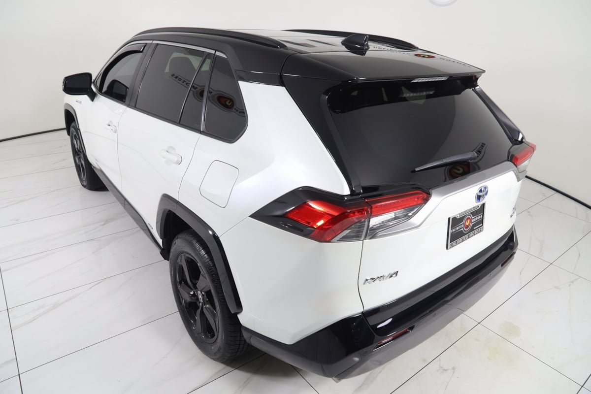 2021 Toyota RAV4 Hybrid XSE photo 25
