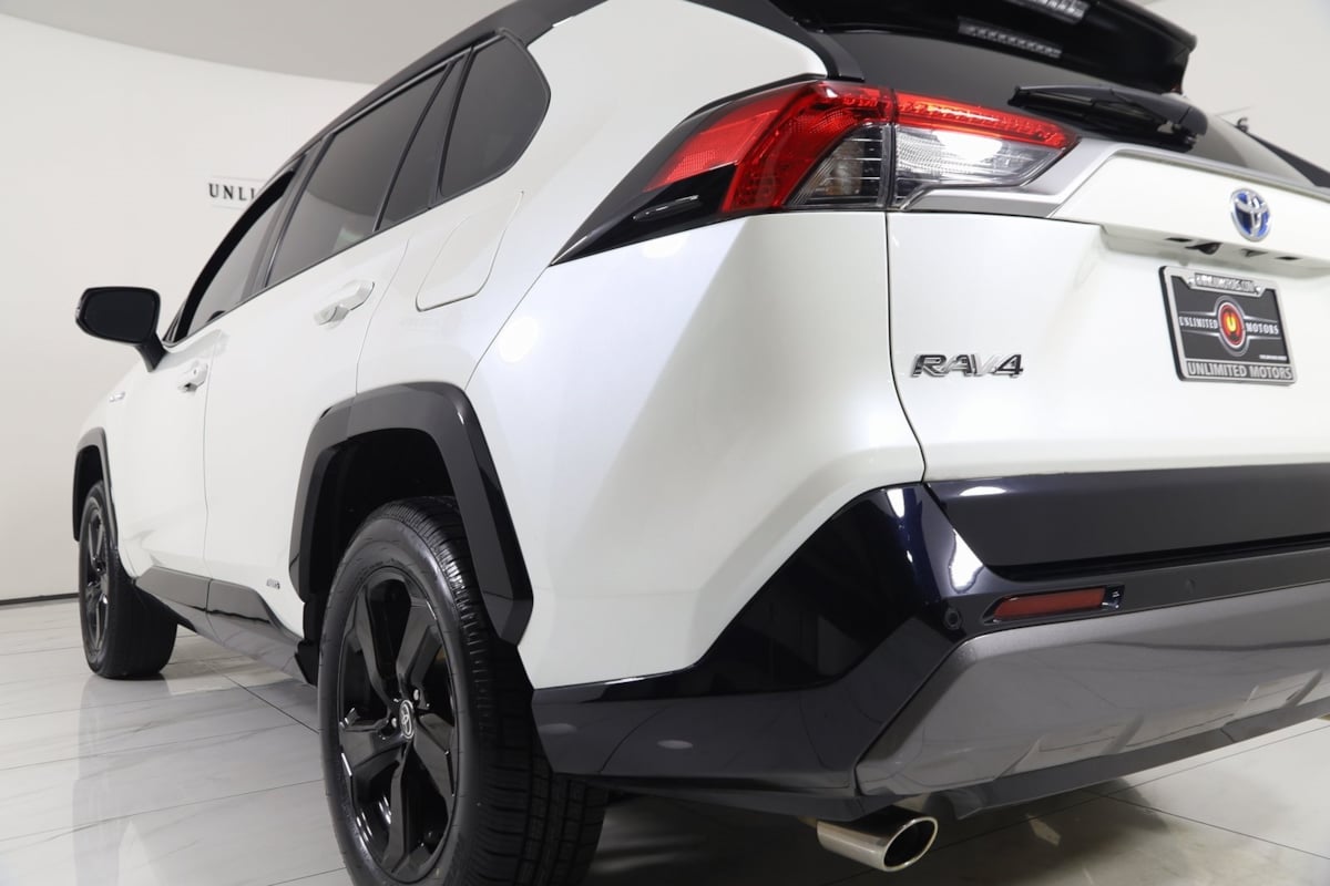 2021 Toyota RAV4 Hybrid XSE photo 26