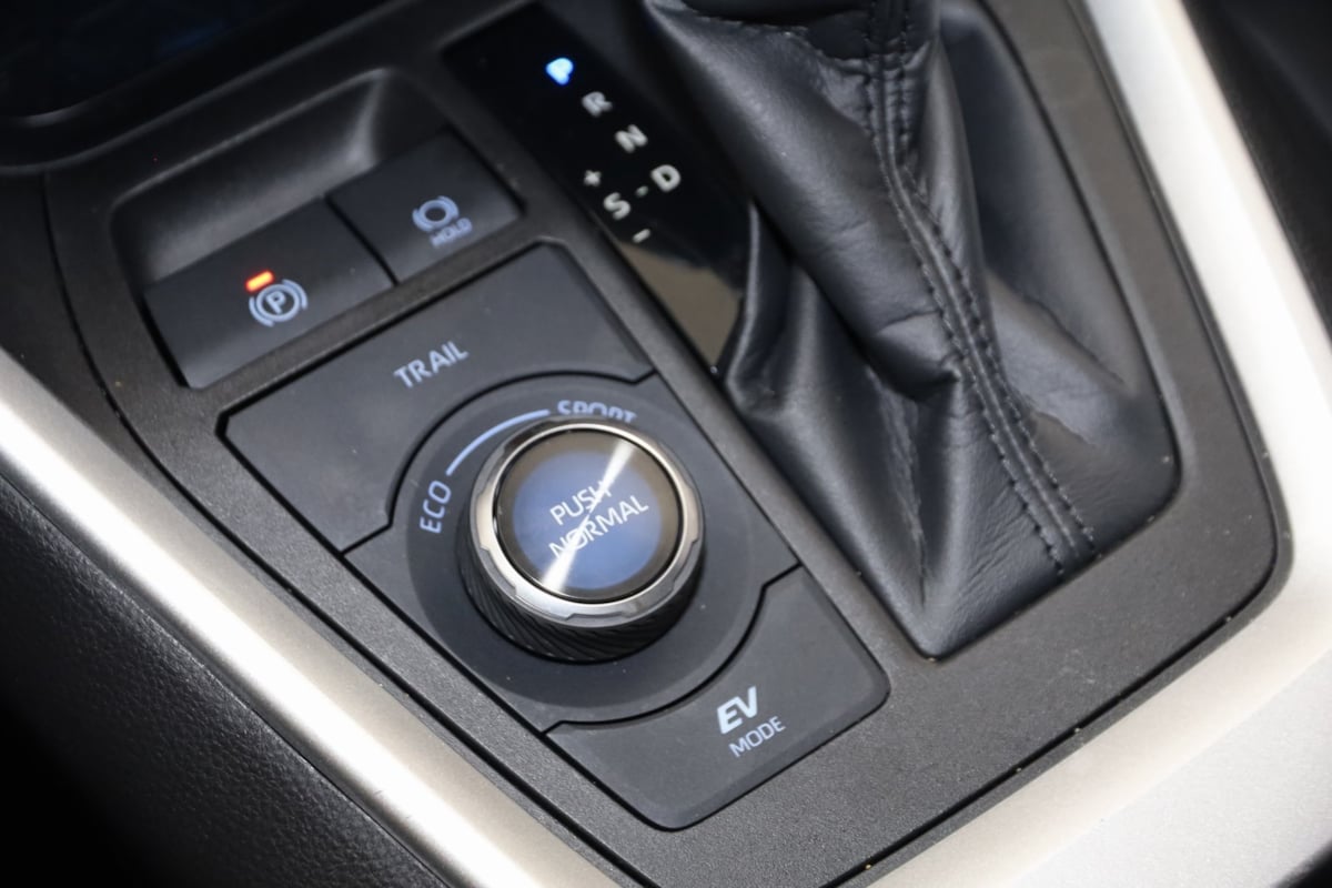 2021 Toyota RAV4 Hybrid XSE photo 28