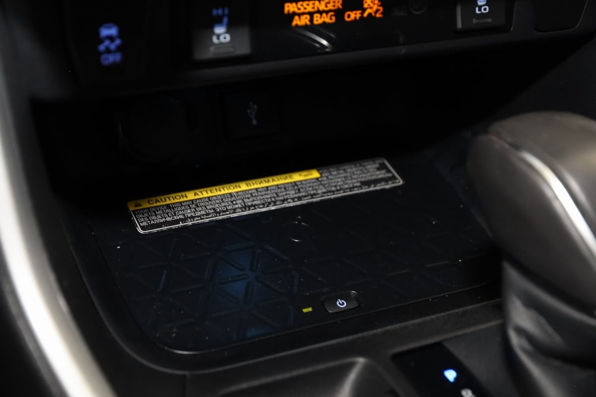 2021 Toyota RAV4 Hybrid XSE photo 30