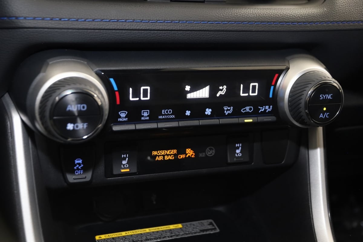 2021 Toyota RAV4 Hybrid XSE photo 31