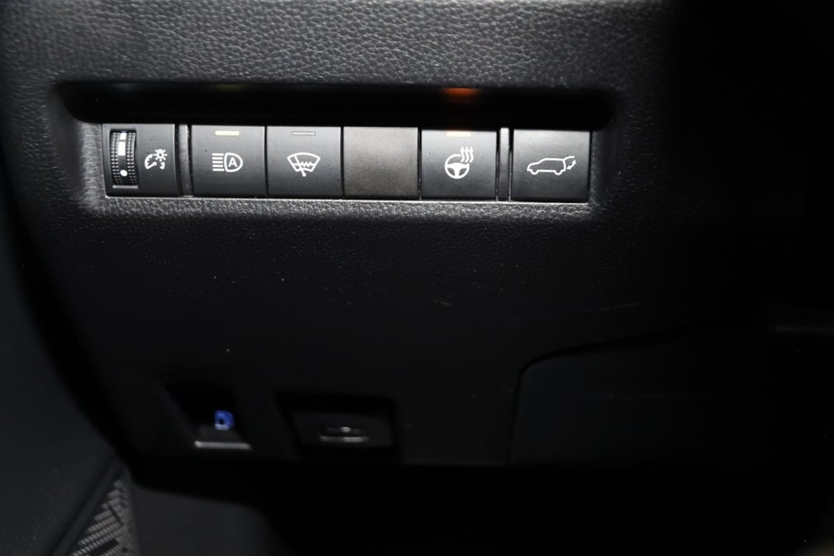 2021 Toyota RAV4 Hybrid XSE photo 33
