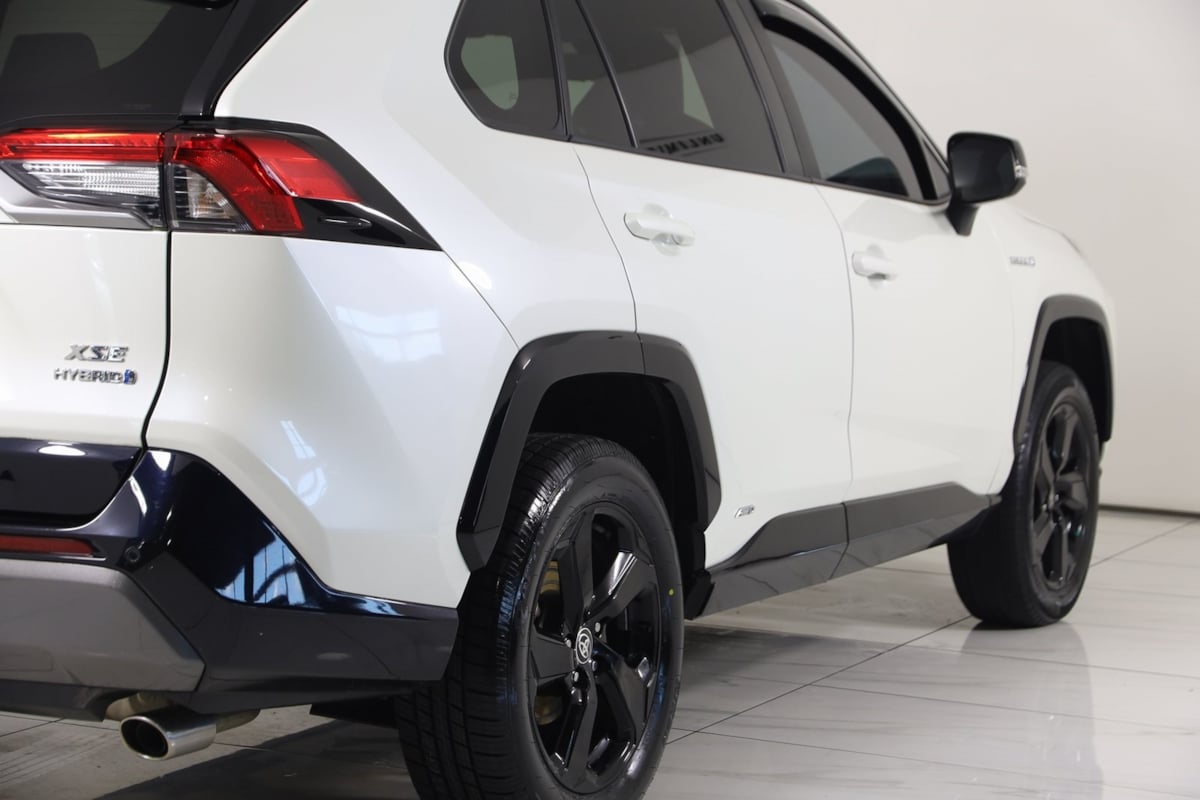 2021 Toyota RAV4 Hybrid XSE photo 48