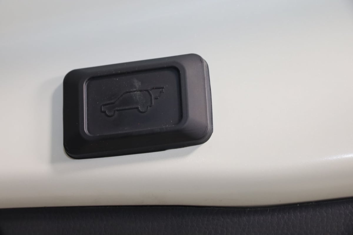 2021 Toyota RAV4 Hybrid XSE photo 52