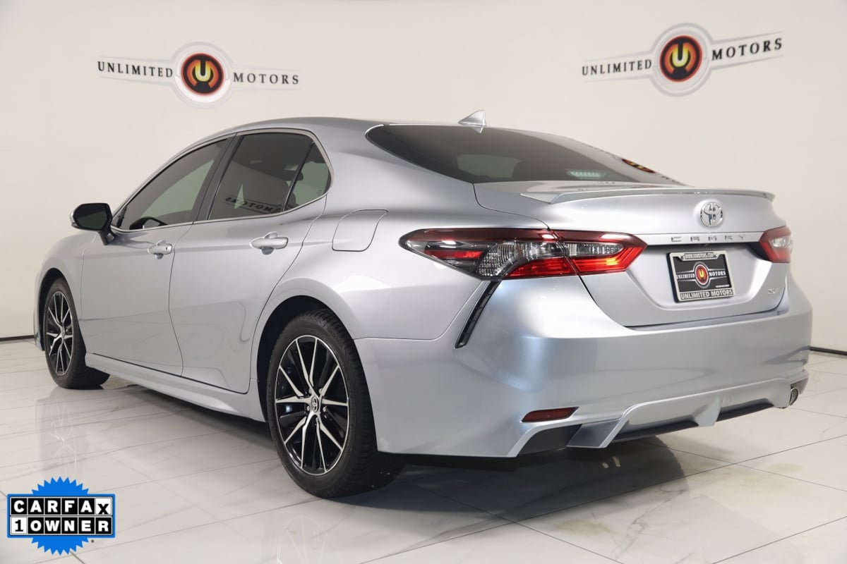 2024 Toyota Camry SE photo 4