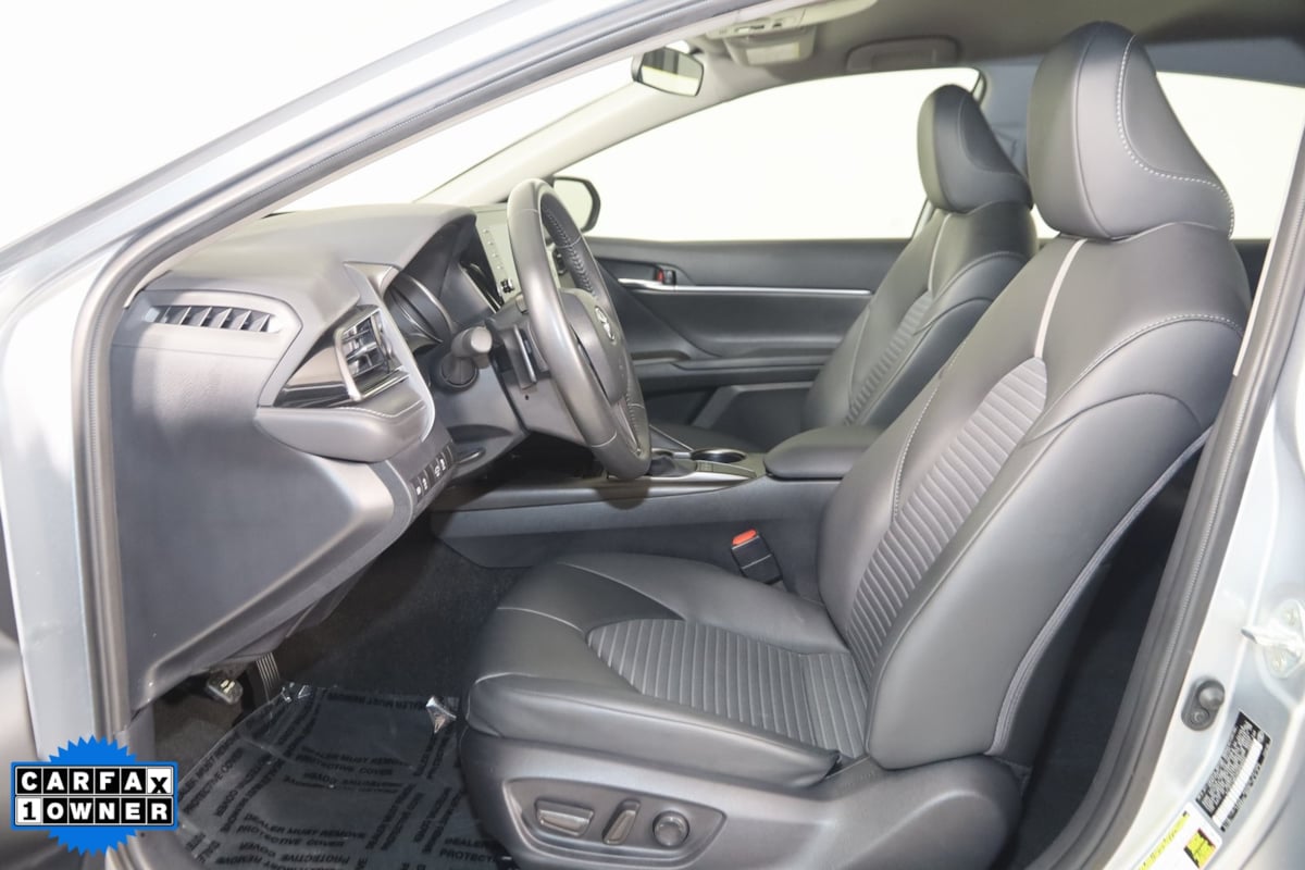 2024 Toyota Camry SE photo 8
