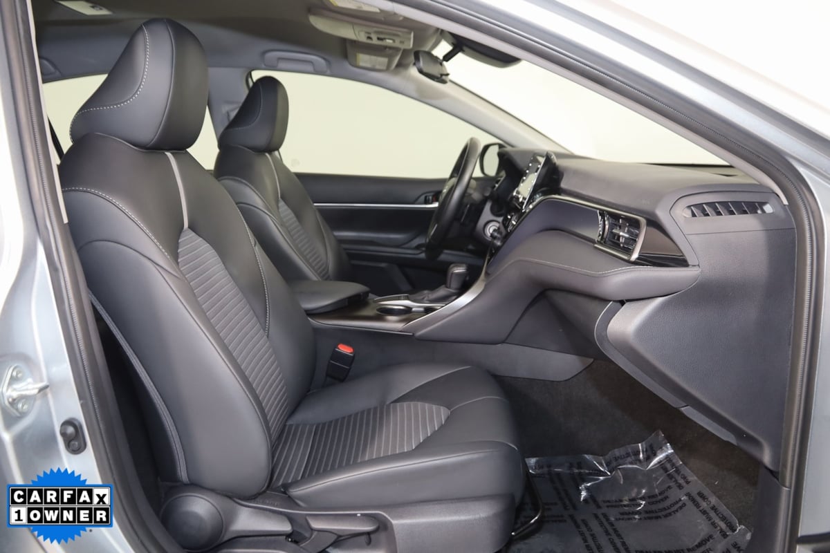 2024 Toyota Camry SE photo 9