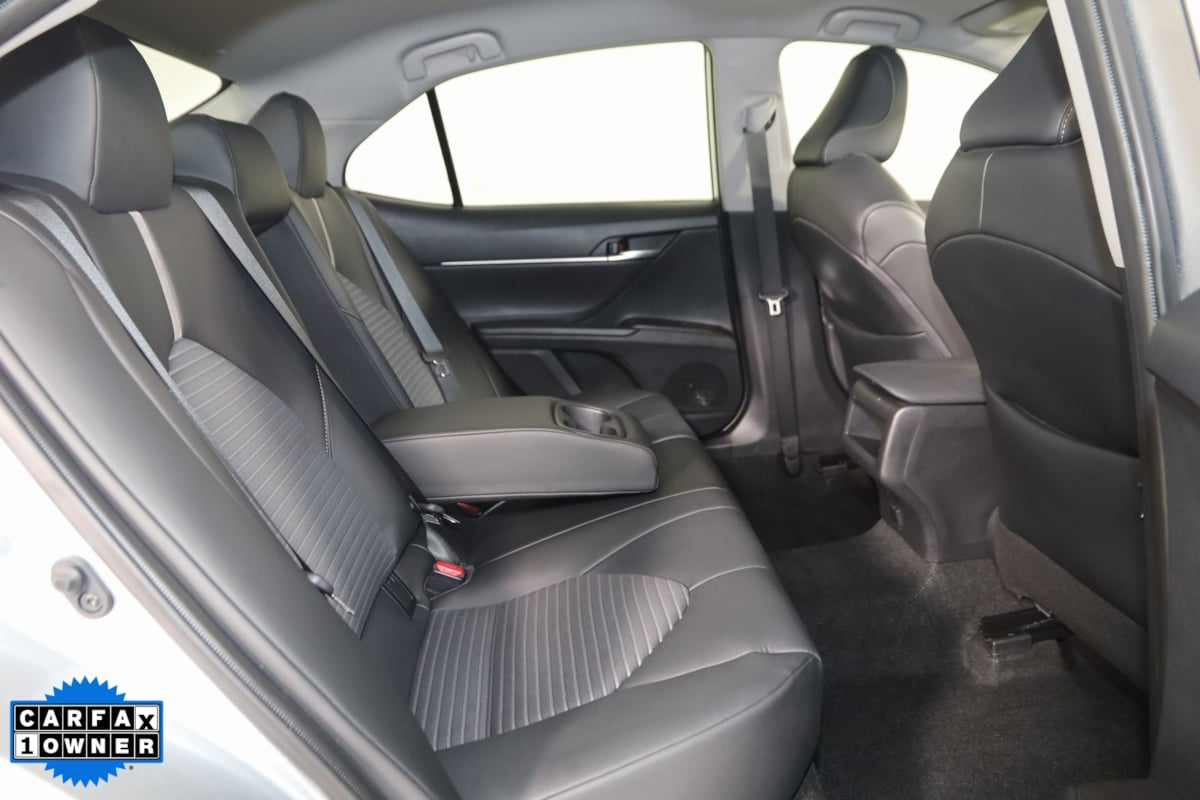 2024 Toyota Camry SE photo 10
