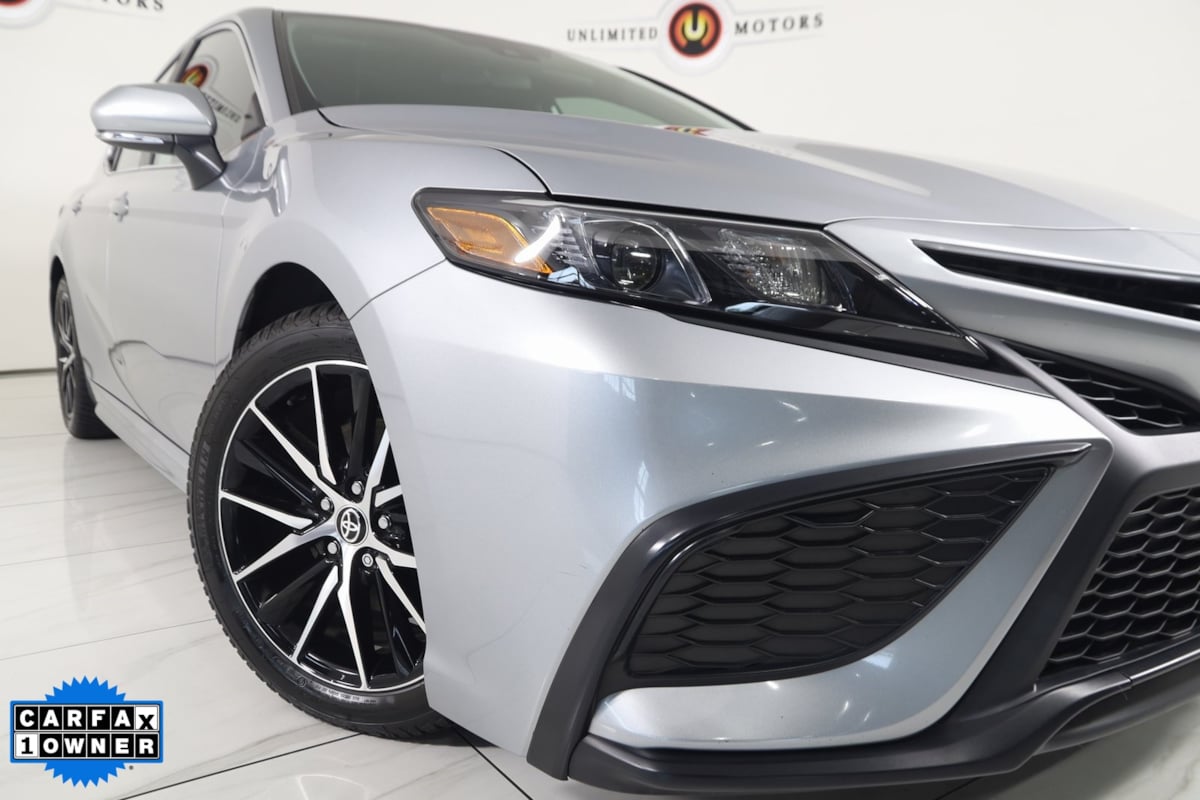 2024 Toyota Camry SE photo 16