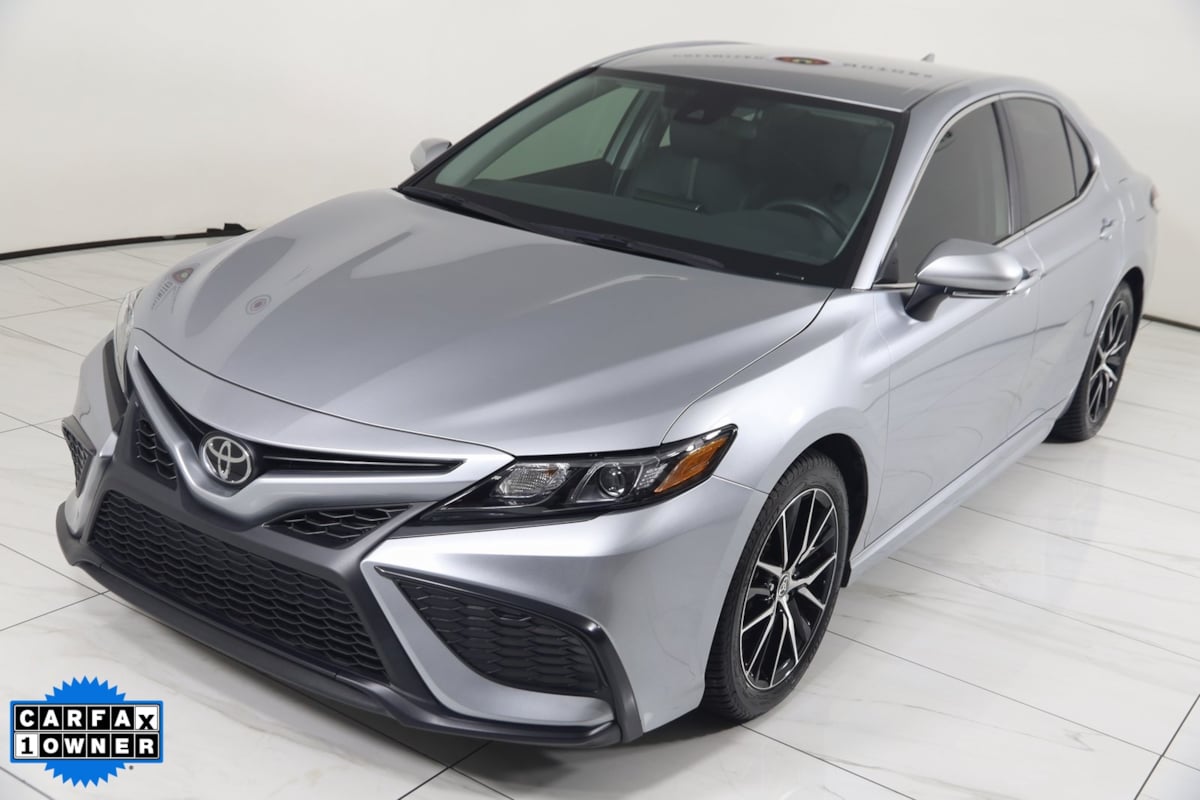 2024 Toyota Camry SE photo 21