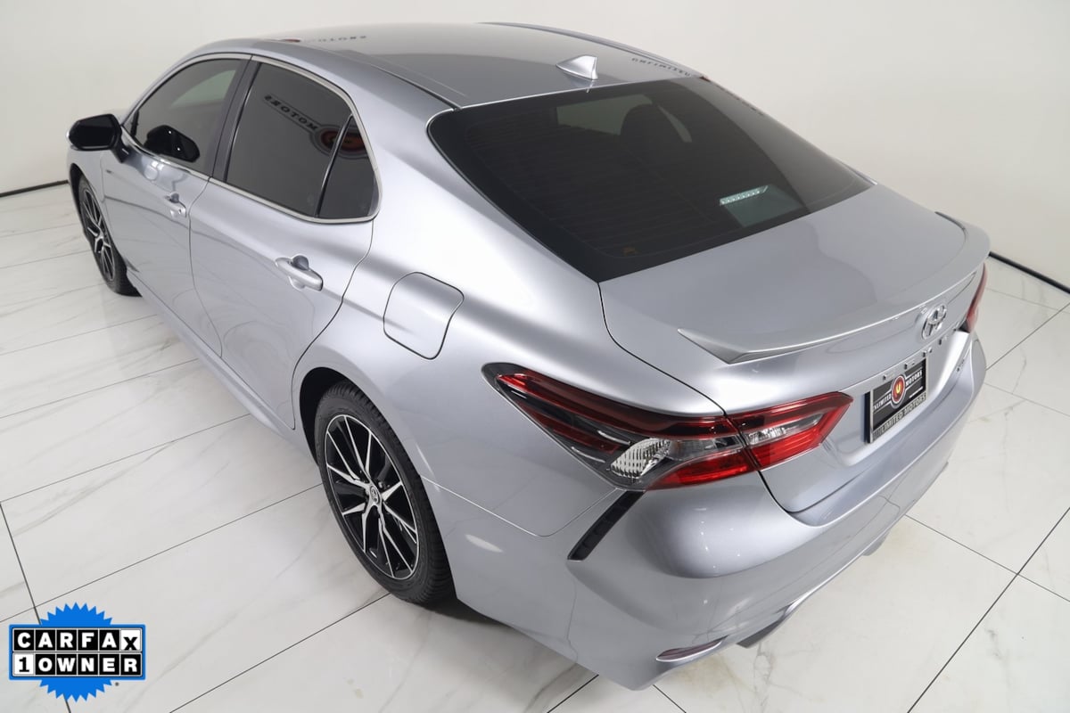 2024 Toyota Camry SE photo 24