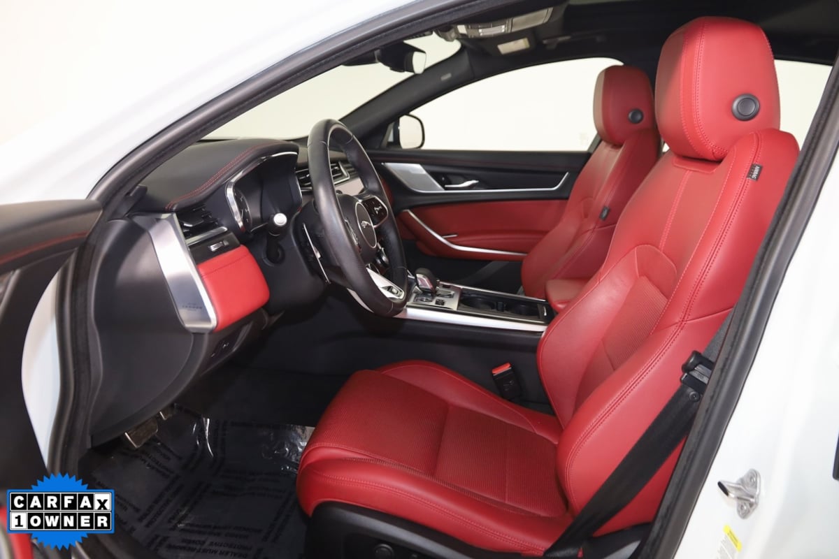 2023 Jaguar XF R-Dynamic SE photo 9