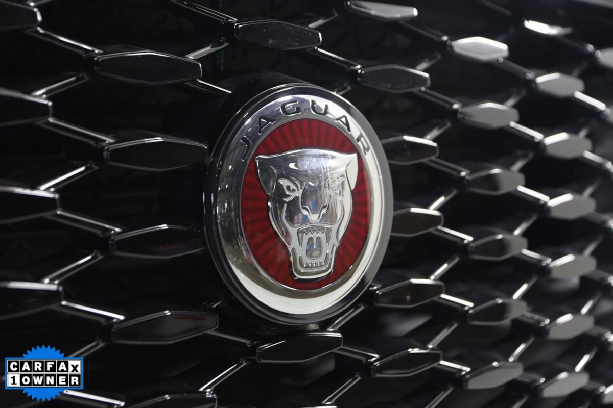 2023 Jaguar XF R-Dynamic SE photo 17