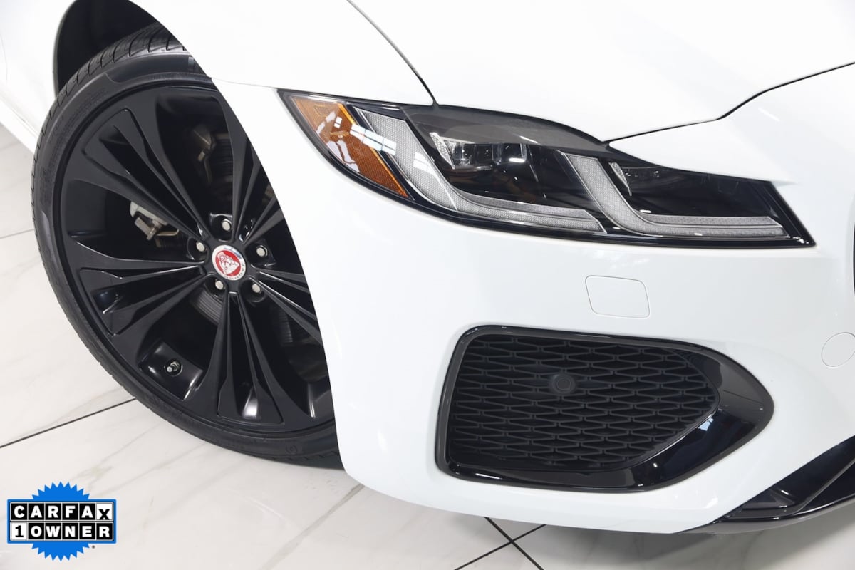 2023 Jaguar XF R-Dynamic SE photo 18