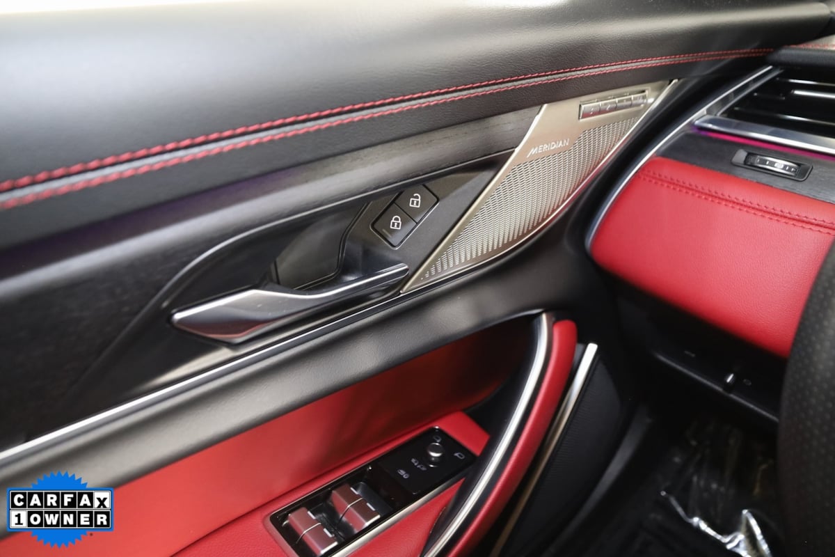 2023 Jaguar XF R-Dynamic SE photo 40
