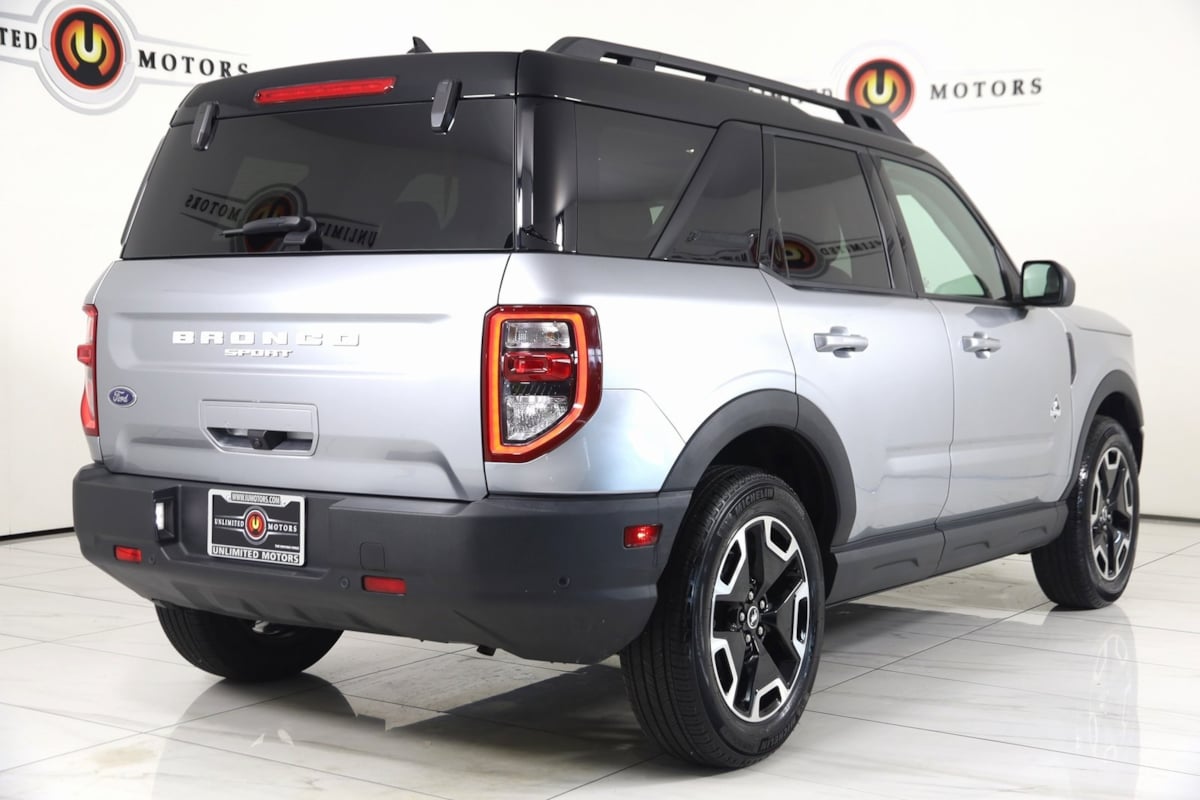 2023 Ford Bronco Sport Outer Banks photo 3