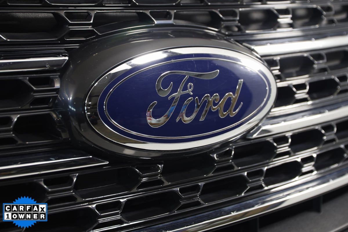 2022 Ford Explorer XLT photo 16
