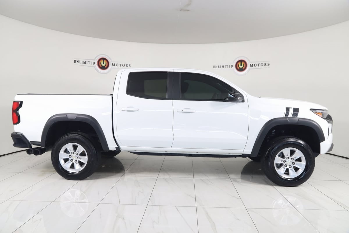 2023 Chevrolet Colorado Z71 photo 2