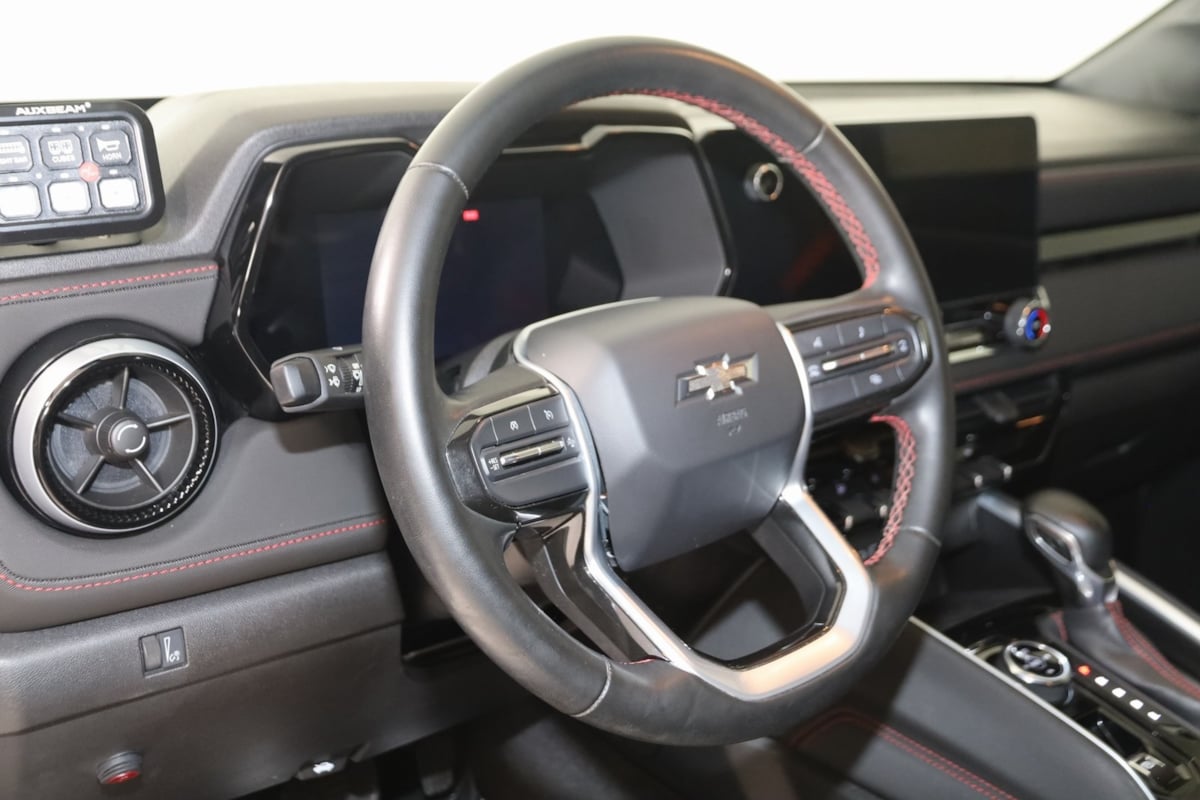 2023 Chevrolet Colorado Z71 photo 6