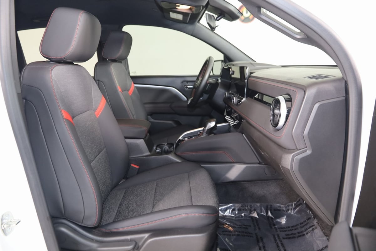 2023 Chevrolet Colorado Z71 photo 11