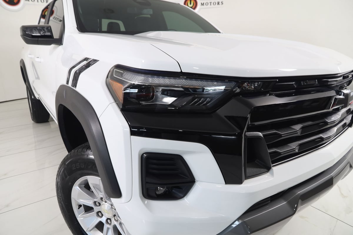2023 Chevrolet Colorado Z71 photo 18