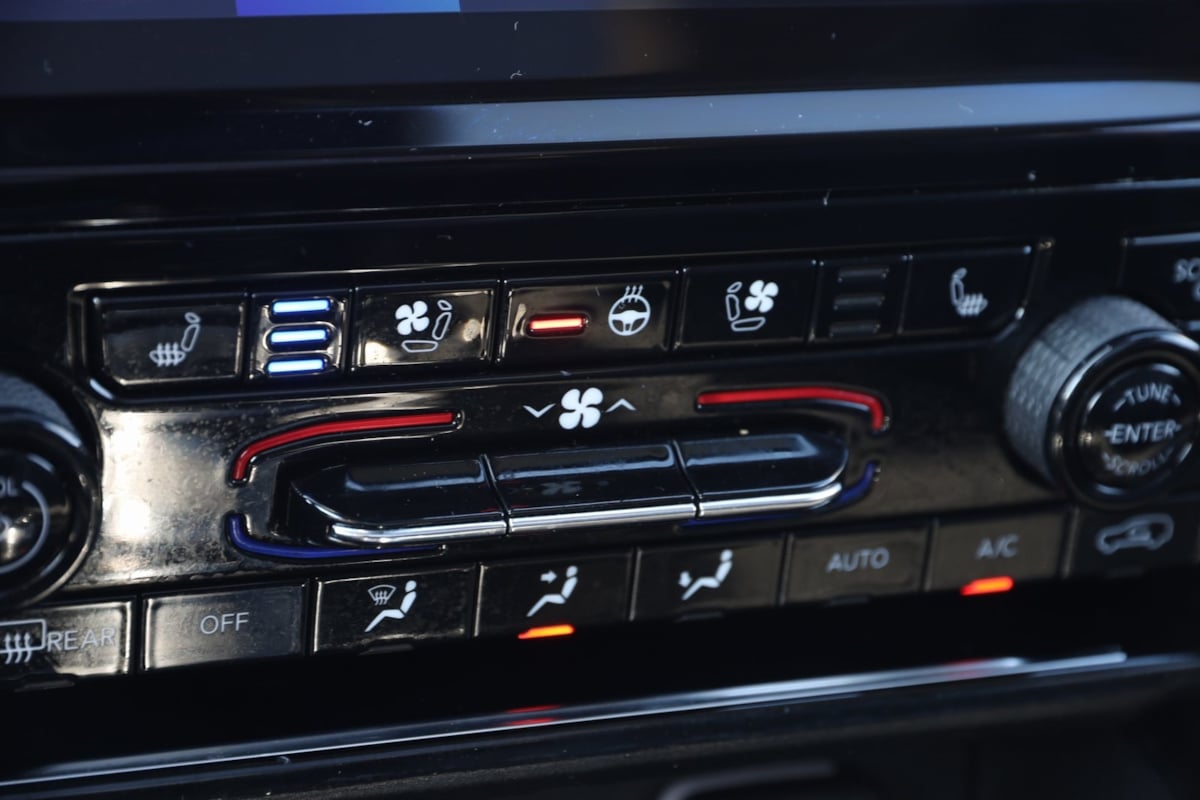 2023 Jeep Cherokee 4xe photo 6