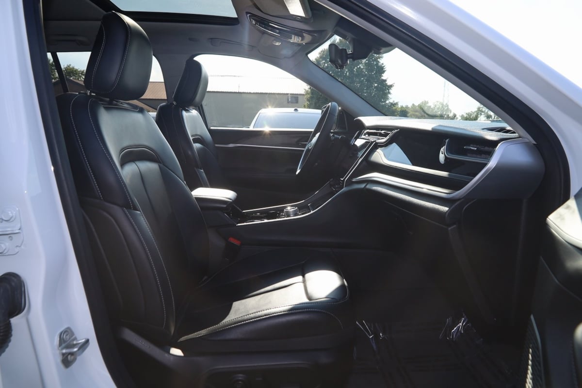 2023 Jeep Cherokee 4xe photo 10