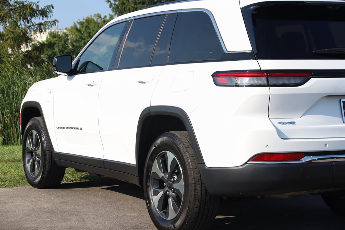 2023 Jeep Cherokee 4xe photo 21