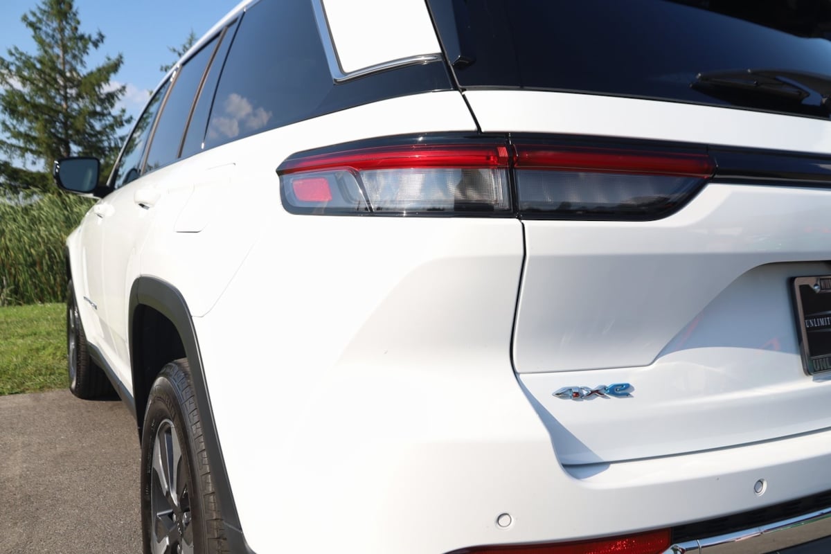 2023 Jeep Cherokee 4xe photo 23