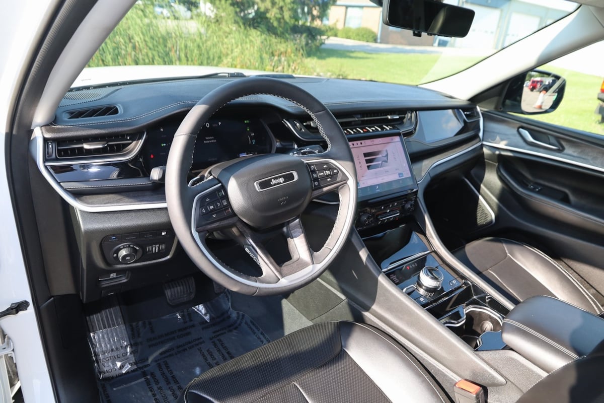 2023 Jeep Cherokee 4xe photo 25
