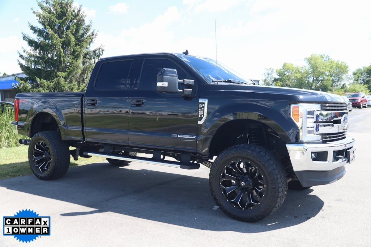 2019 Ford F-250 Lariat photo 2