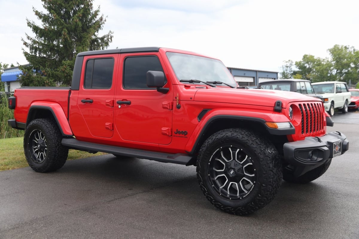 2023 Jeep Gladiator Sport S photo 2