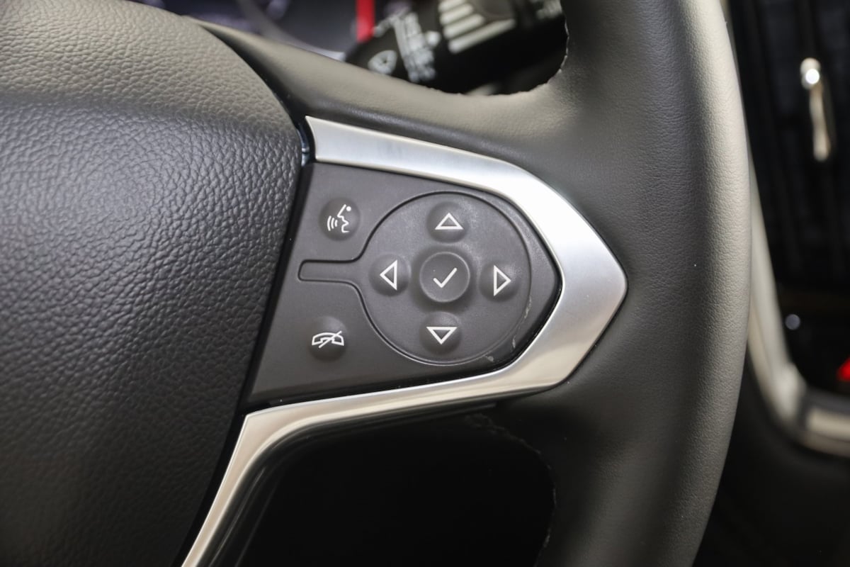 2023 Chevrolet Traverse Premier photo 2