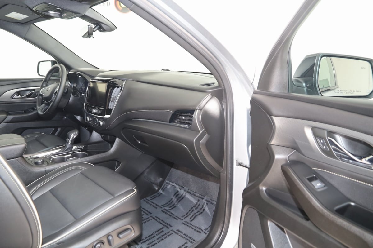 2023 Chevrolet Traverse Premier photo 17