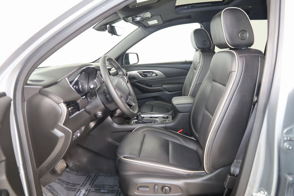 2023 Chevrolet Traverse Premier photo 28