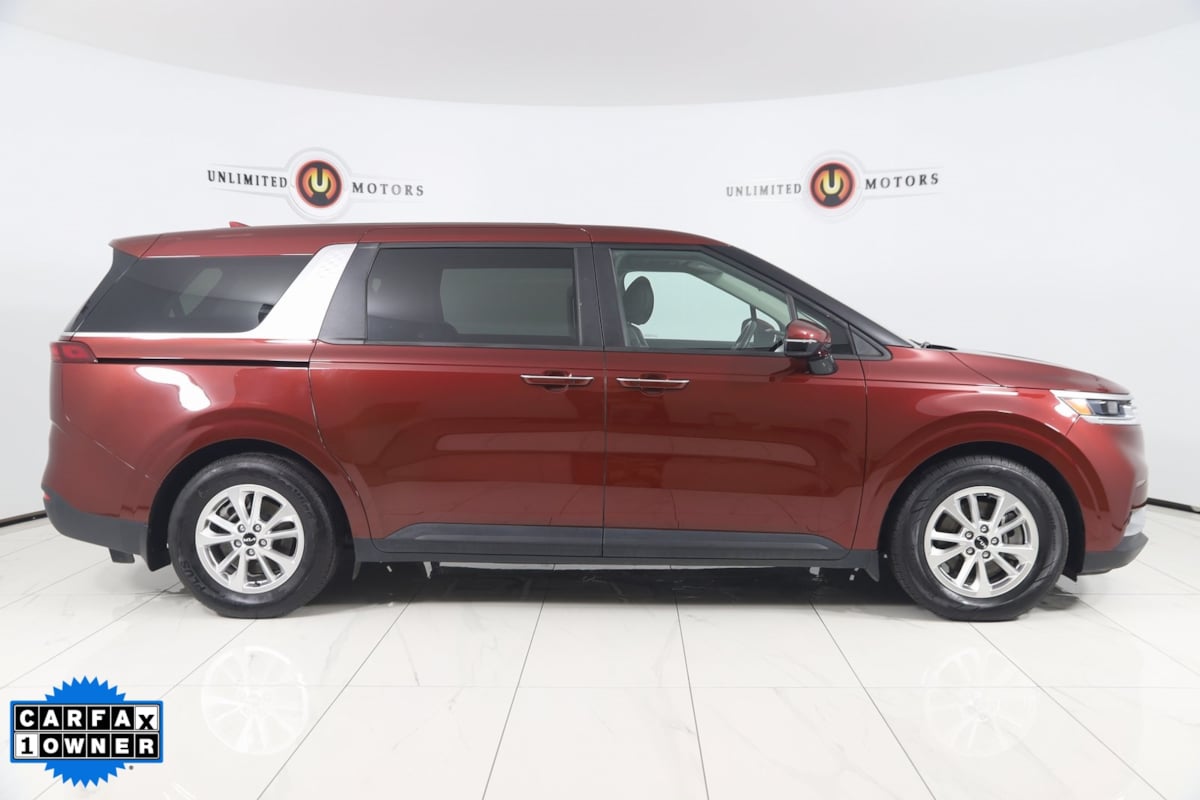 2022 Kia Carnival LXS photo 2