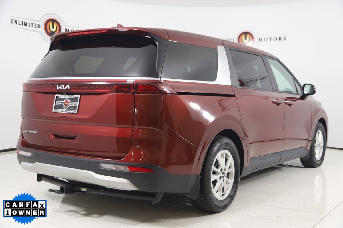 2022 Kia Carnival LXS photo 3