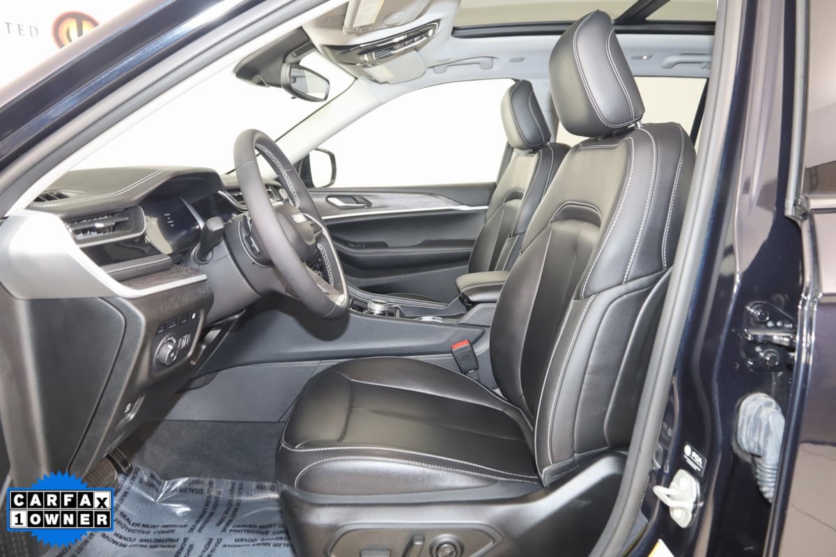 2023 Jeep Cherokee Base photo 13