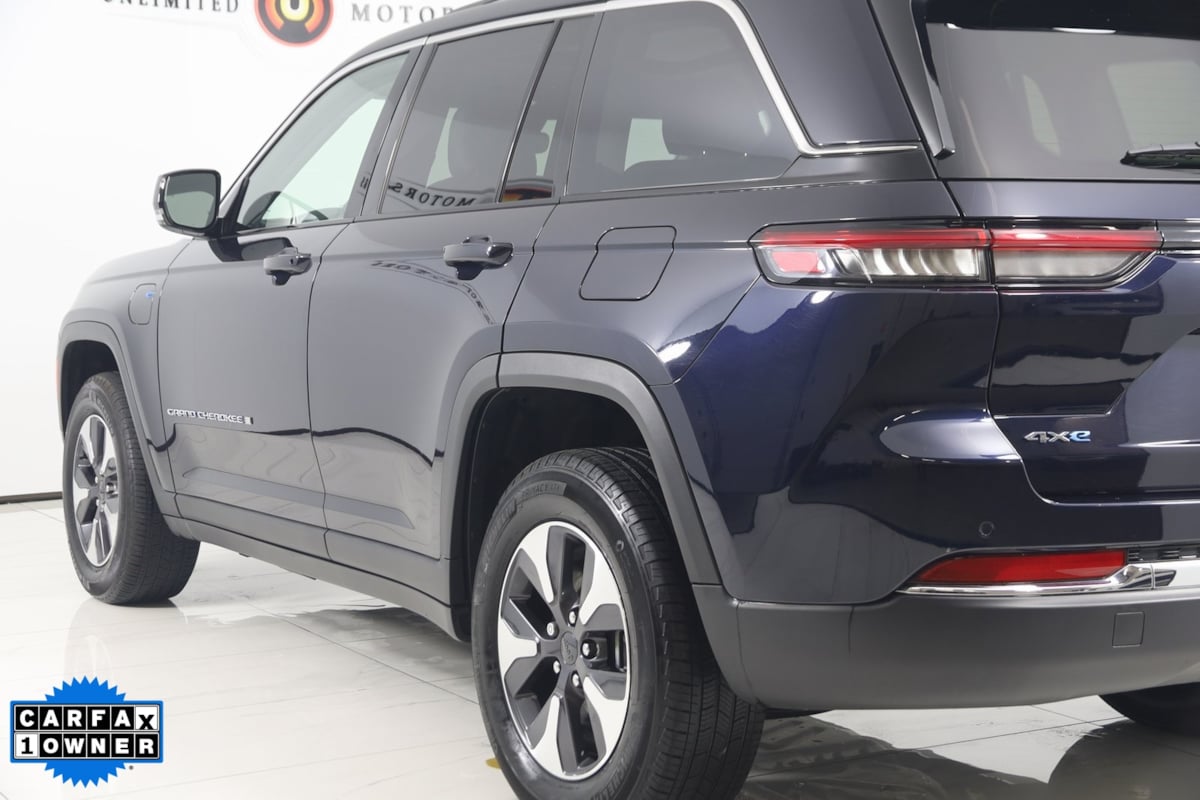 2023 Jeep Cherokee Base photo 21