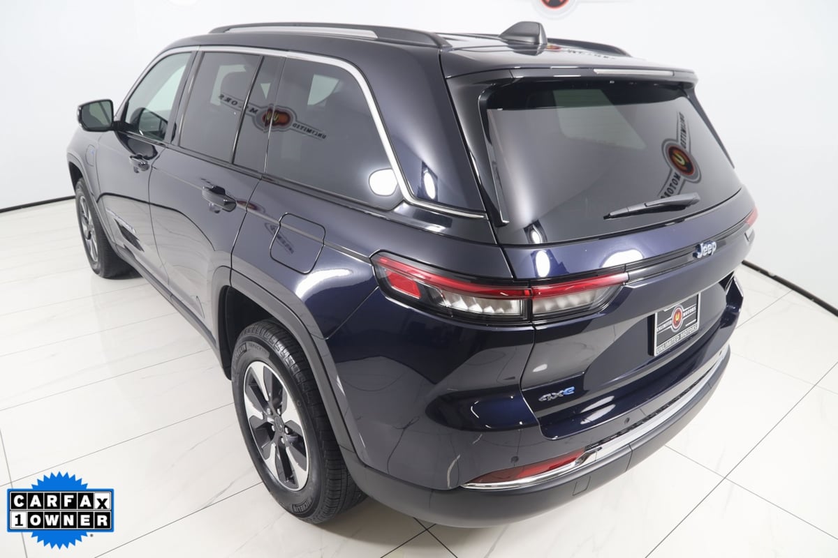 2023 Jeep Cherokee Base photo 22