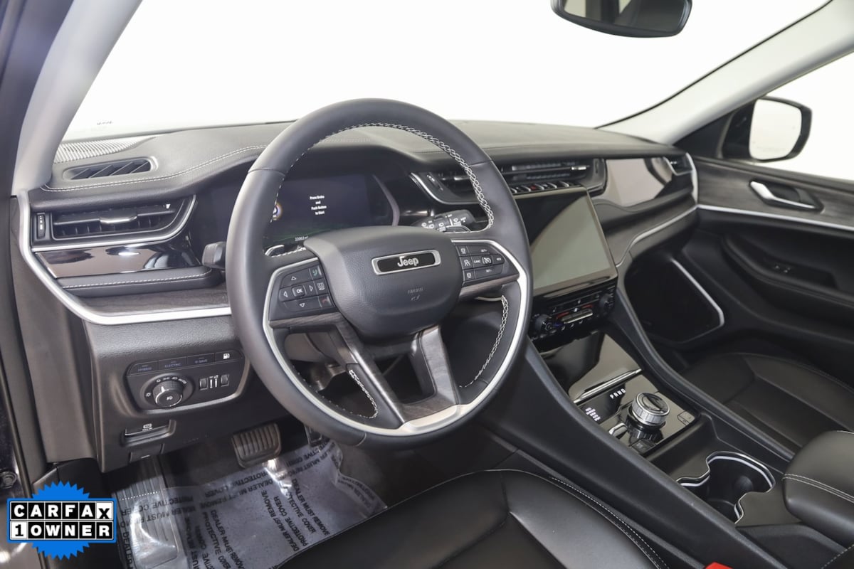 2023 Jeep Cherokee Base photo 25