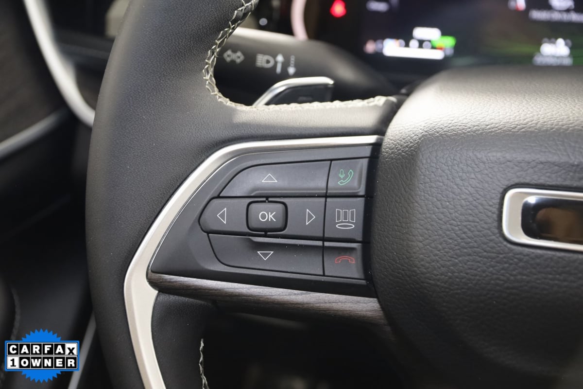 2023 Jeep Cherokee Base photo 39