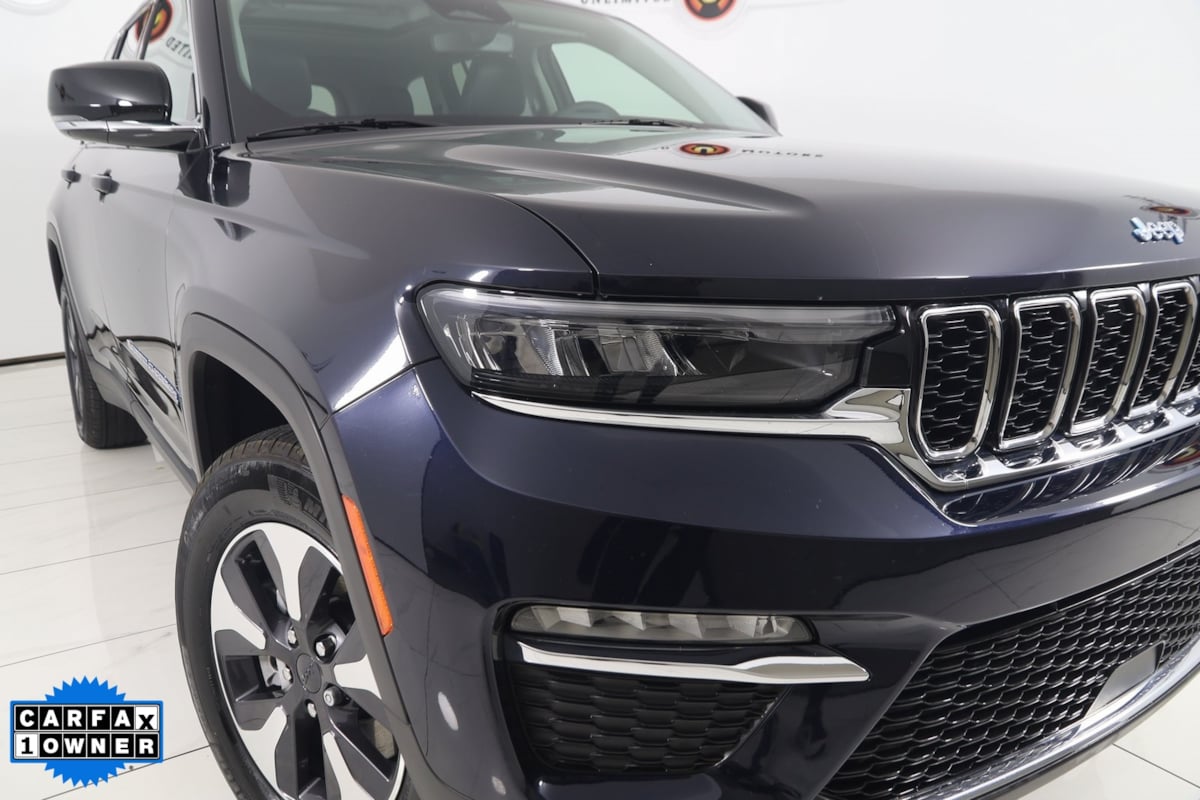 2023 Jeep Cherokee Base photo 41