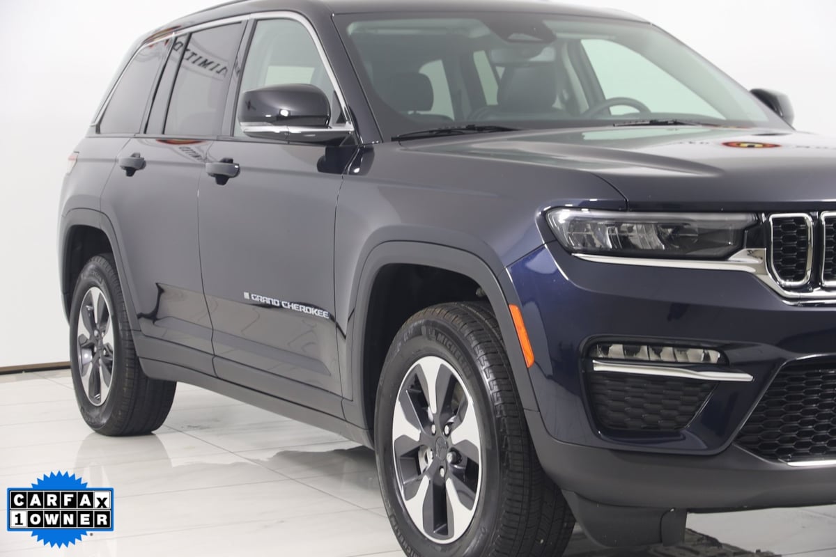 2023 Jeep Cherokee Base photo 43