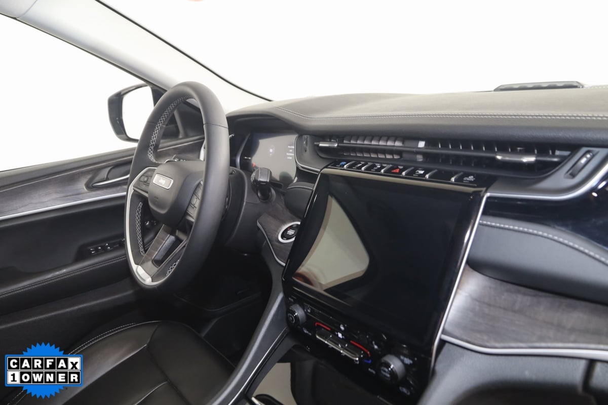 2023 Jeep Cherokee Base photo 44