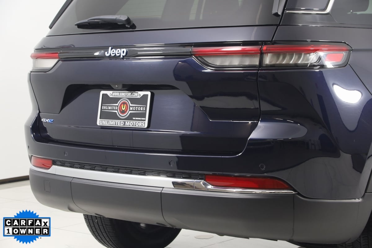 2023 Jeep Cherokee Base photo 47