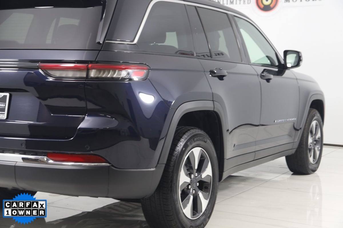 2023 Jeep Cherokee Base photo 48