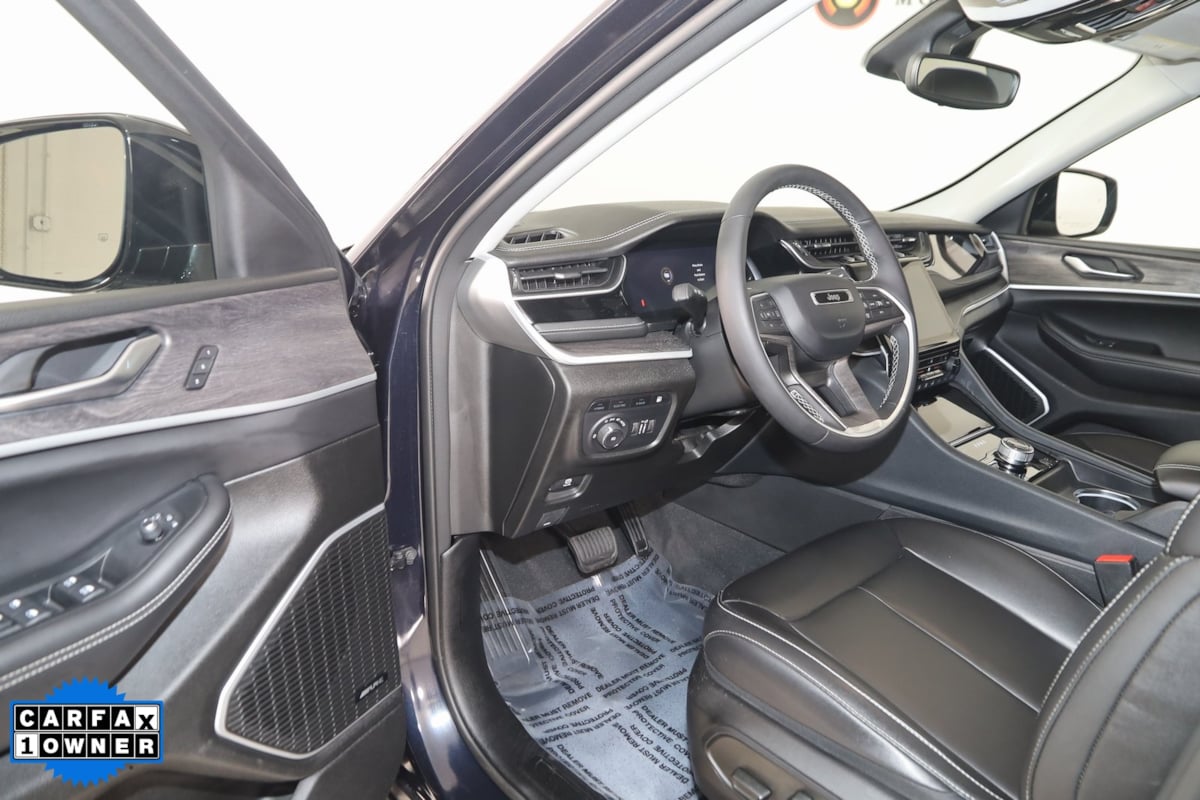 2023 Jeep Cherokee Base photo 49