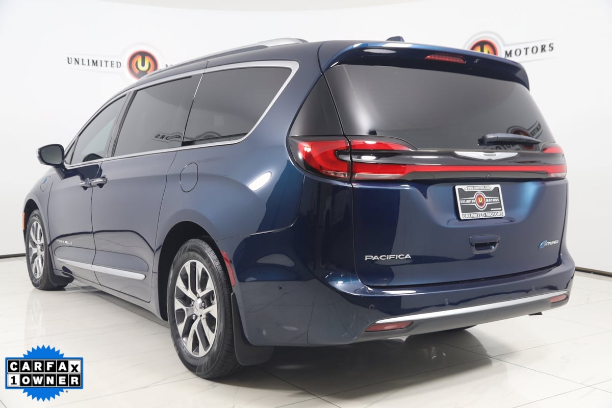 2022 Chrysler Pacifica Hybrid Pinnacle photo 4