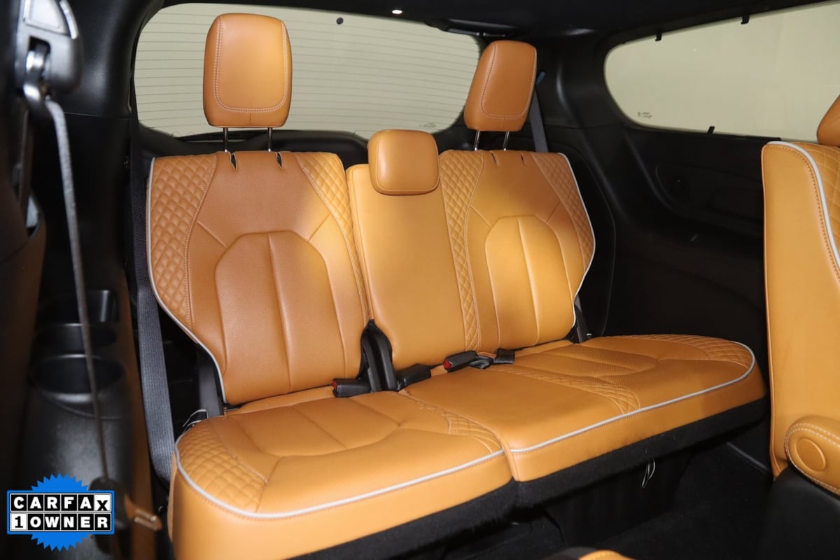 2022 Chrysler Pacifica Hybrid Pinnacle photo 8